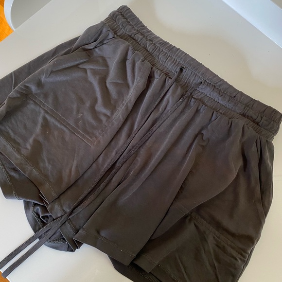 Basement Gray Shorts - Picture 2 of 4